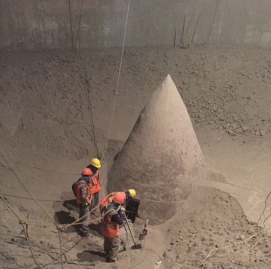 寧夏水泥庫清灰公司:如何實現(xiàn)安全與環(huán)保的雙贏策略